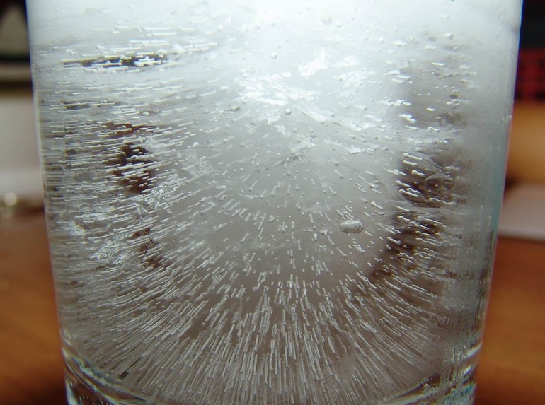 Замороженная вода