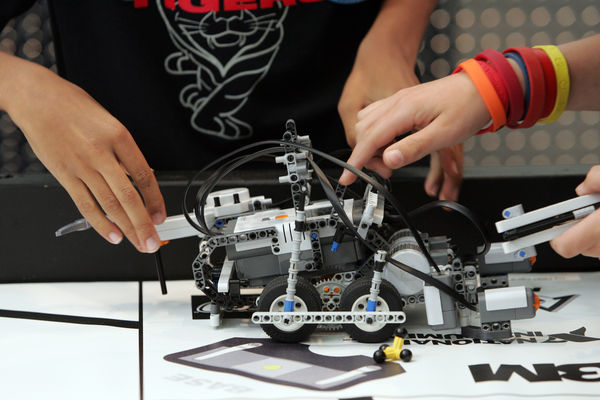 Робототехника и конструкторы LEGO